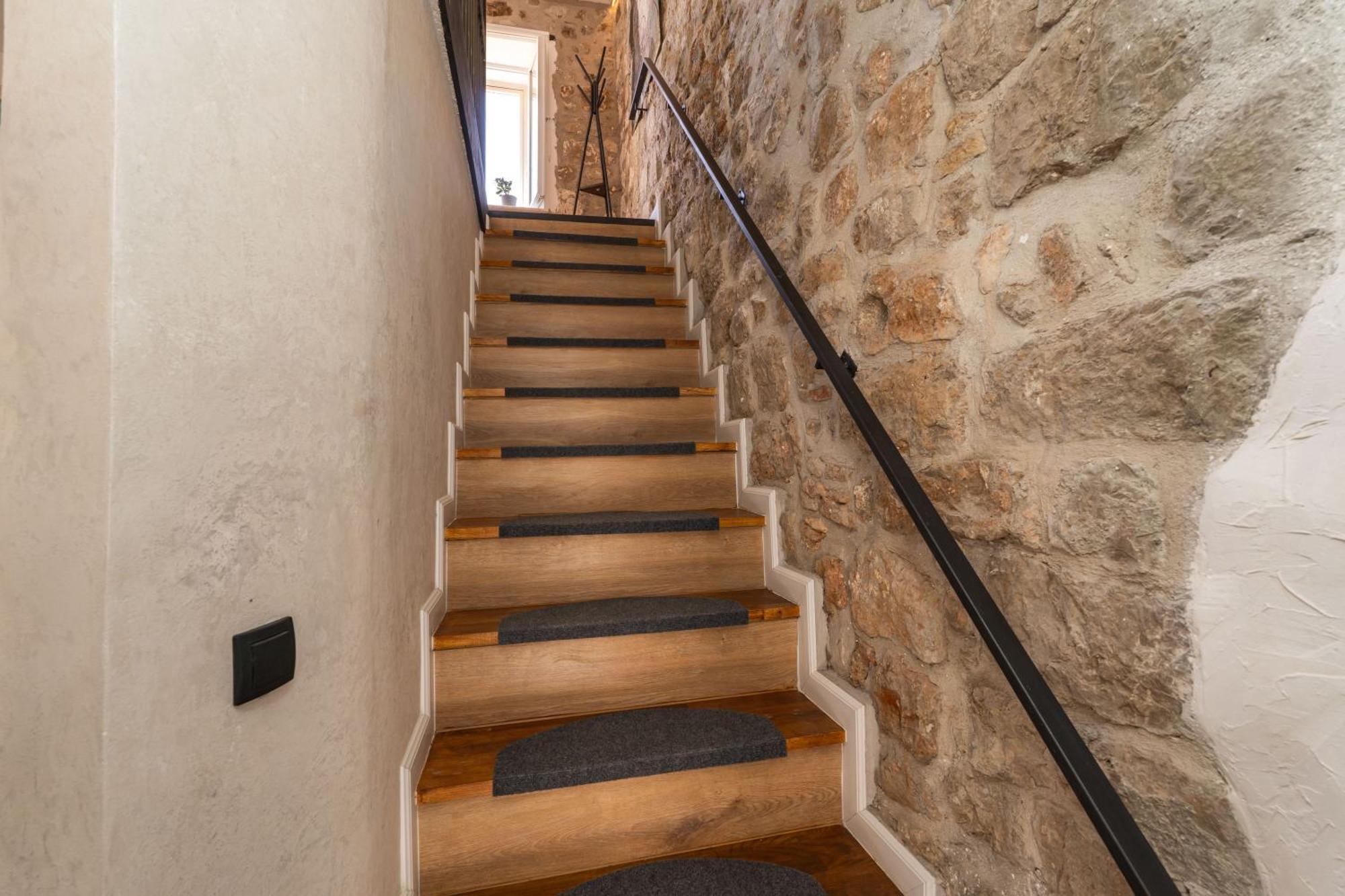 Semesterbostad Perfect Old Town Location Two Bedroom House - L & M *