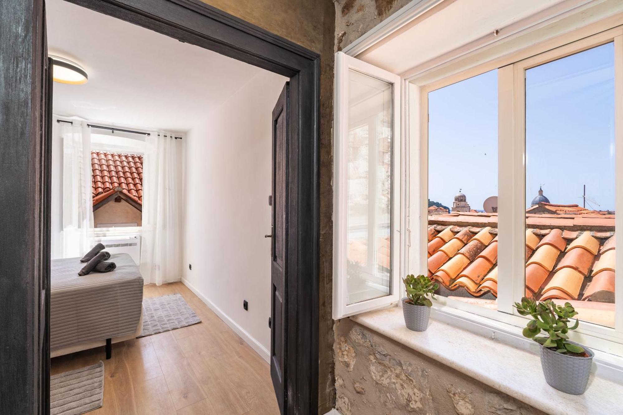 Perfect Old Town Location Two Bedroom House - L & M * Dubrovnik