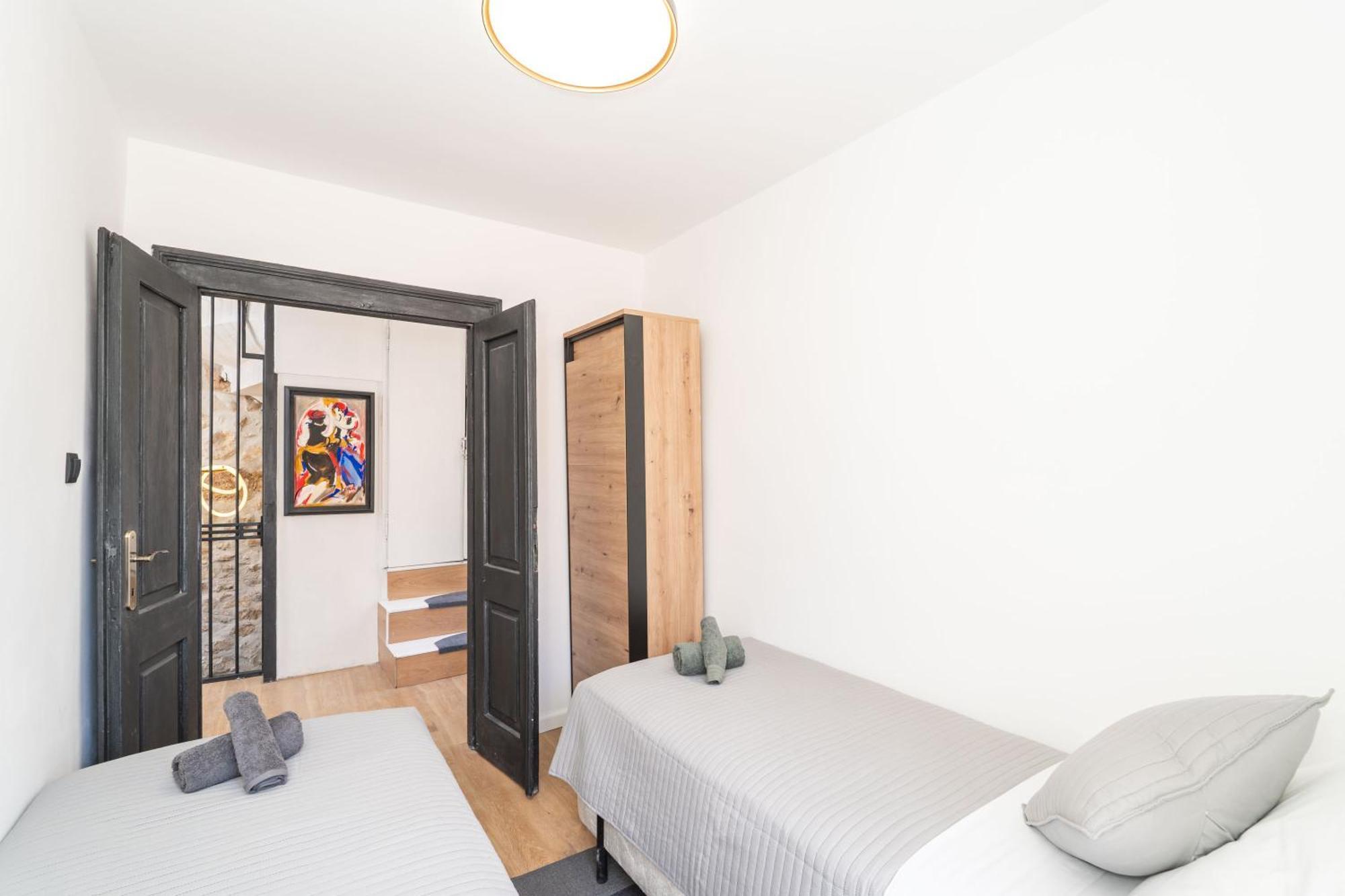Semesterbostad Perfect Old Town Location Two Bedroom House - L & M *