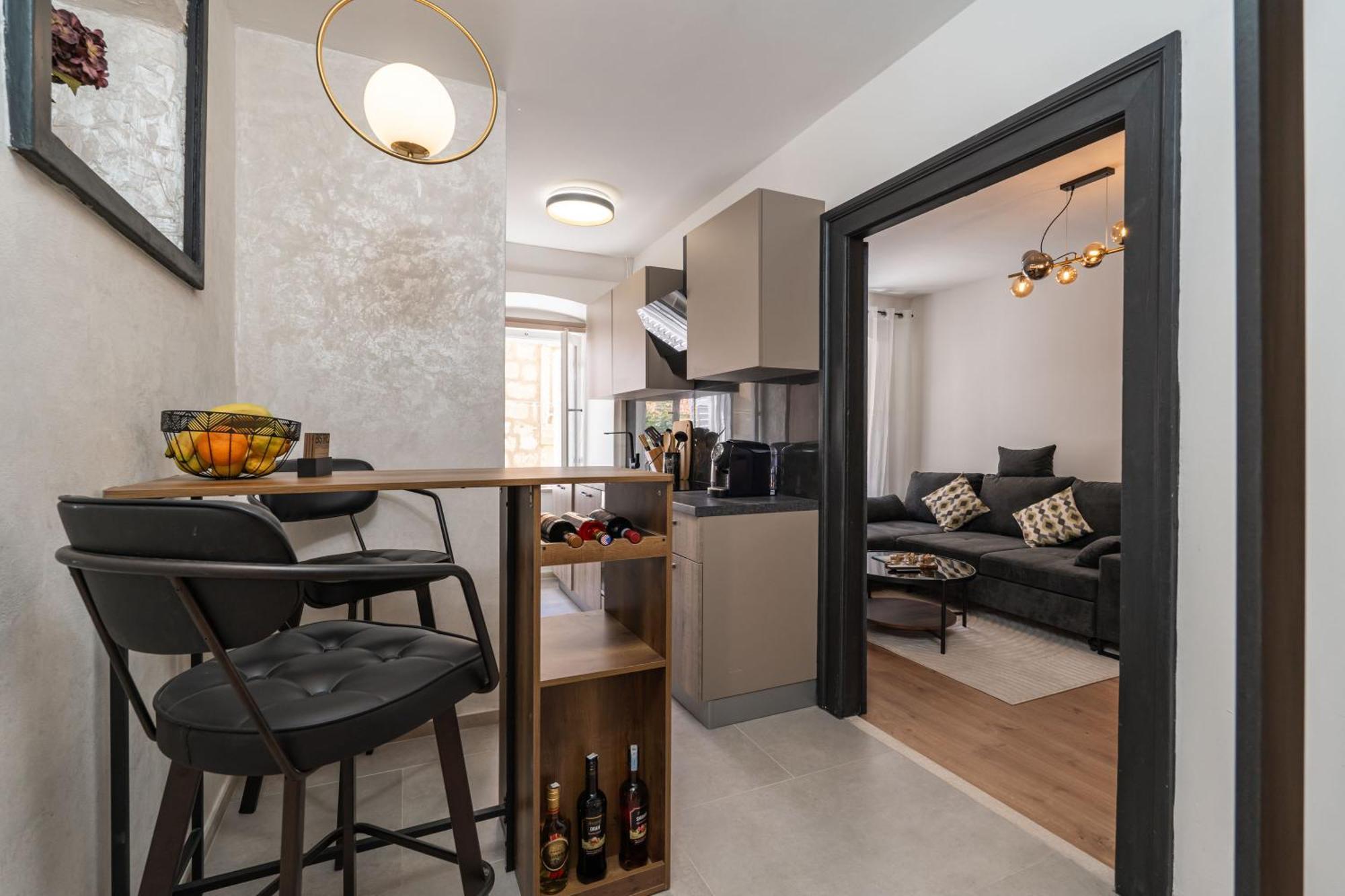 Perfect Old Town Location Two Bedroom House - L & M Semesterbostad